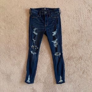 Hollister Highwaisted Ripped Skinny Jeggings